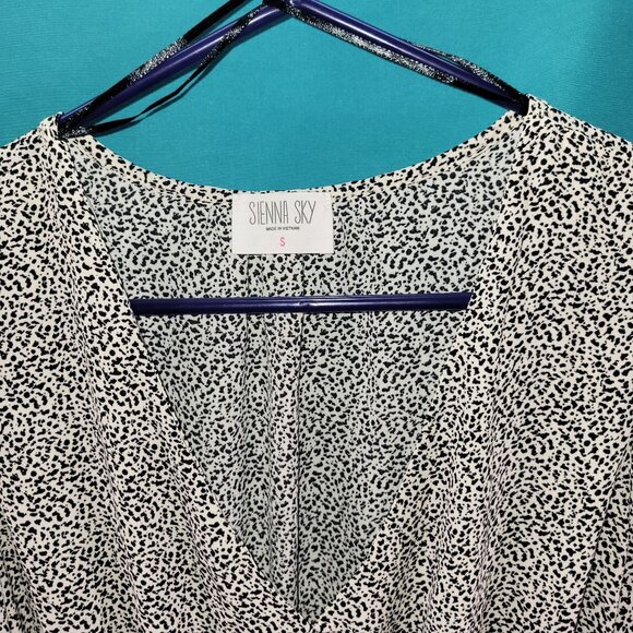 Sienna Sky Ruffle Sleeve Smocked Waist Blouse Size S 100% Polyester - Picture 2 of 10